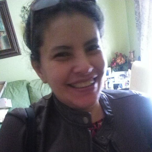 Meet your Posher, Alexandra - Picture 2 of 2